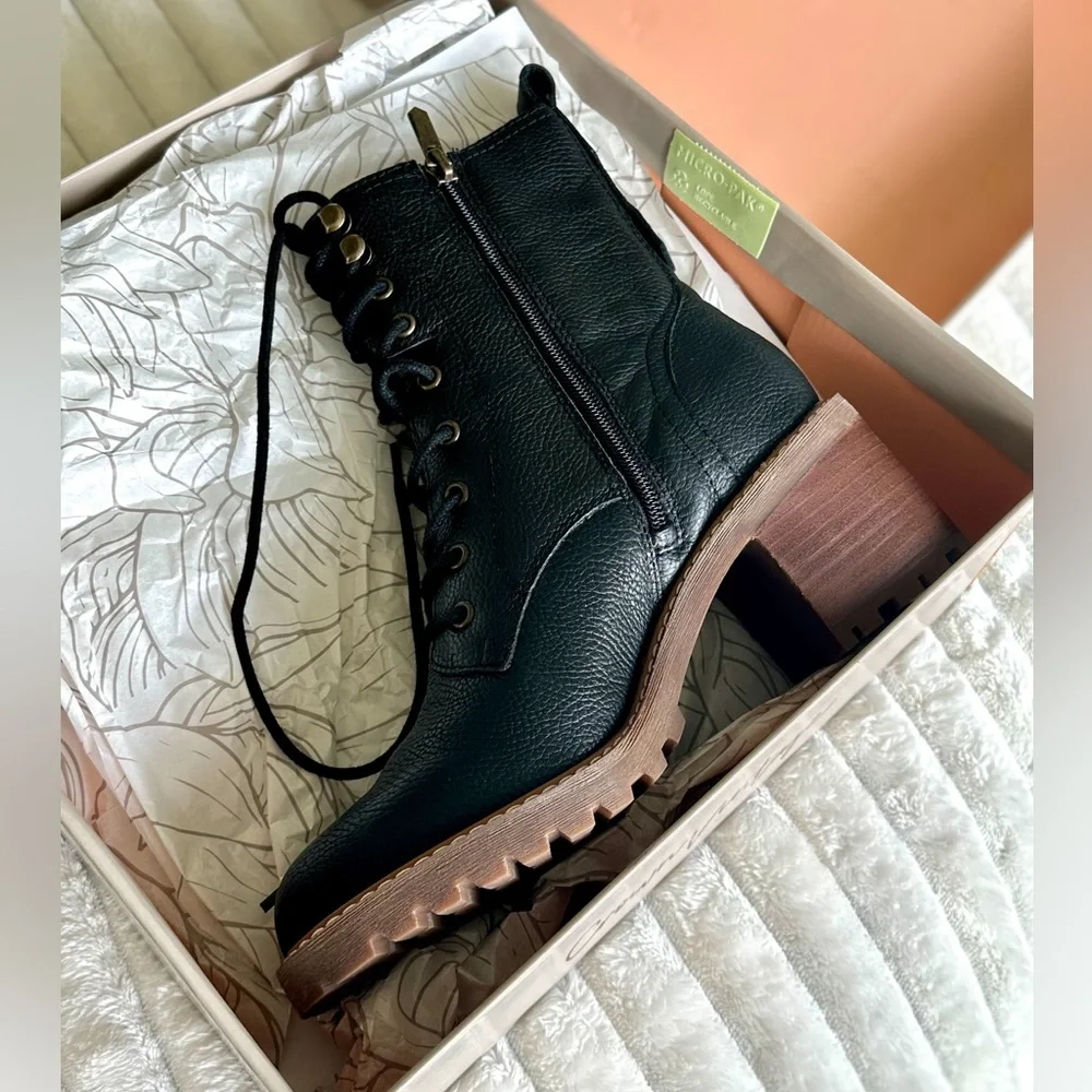 🔥NEW WITH TAGS - REAL LEATHER Boots 🥾 - Picture 9 of 14